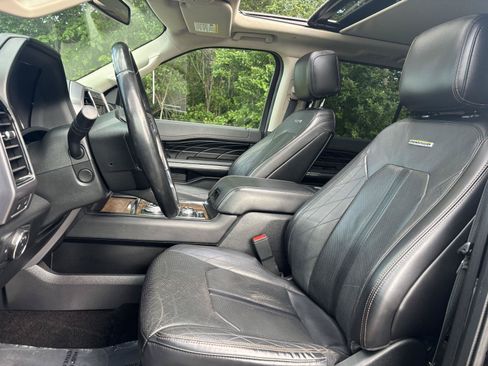 Used 2019 Ford Expedition Max Platinum AWD/4WD image 22