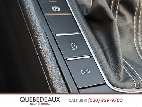 Used 2024 Volkswagen Jetta SE w/ Panoramic Sunroof Package FWD image 21