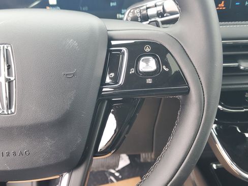 New 2026 Lincoln Corsair Premiere image 18