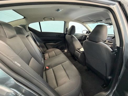 Used 2024 Nissan Altima 2.5 S FWD image 15