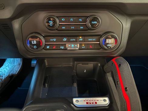 New 2026 Ford Bronco Outer Banks w/ Sasquatch Package AWD/4WD image 25