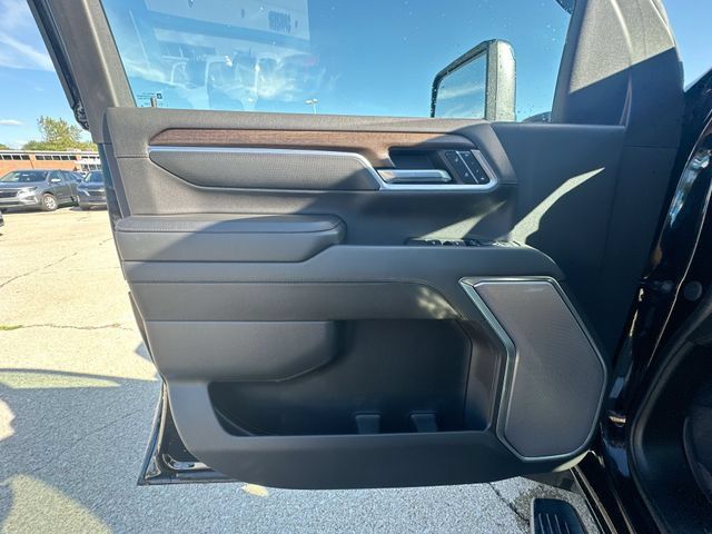 Used 2024 Chevrolet Silverado 2500 High Country w/ Technology Package AWD/4WD image 25
