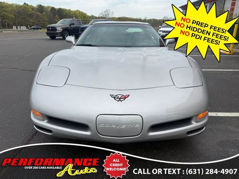 Used 2004 Chevrolet Corvette Coupe w/ Preferred Equipment Group RWD image 15