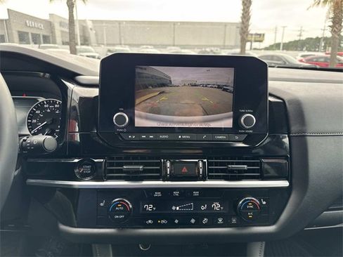 Certified 2025 Nissan Pathfinder SV w/ Black Appearance Package image 18