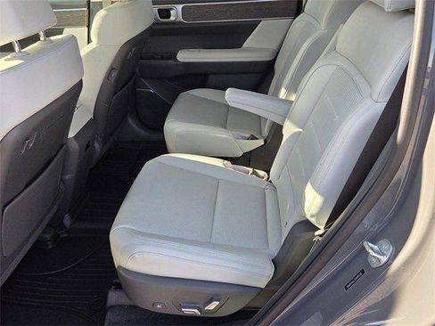 Used 2025 Hyundai Santa Fe Calligraphy image 10