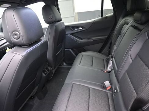New 2026 Chevrolet Equinox LT w/ Convenience Package II FWD image 9