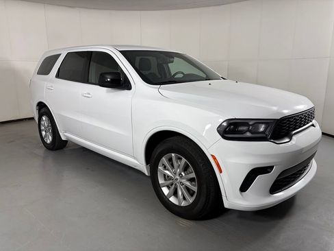 Used 2025 Dodge Durango GT RWD image 2