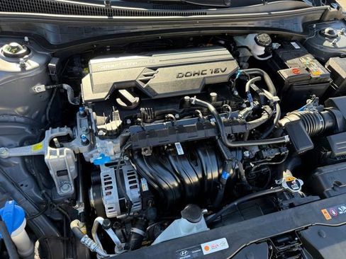 Certified 2025 Hyundai Elantra Sport image 28