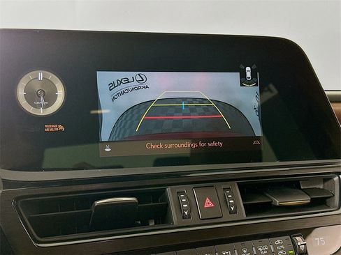 Used 2024 Lexus ES 350 w/ Premium Package image 16