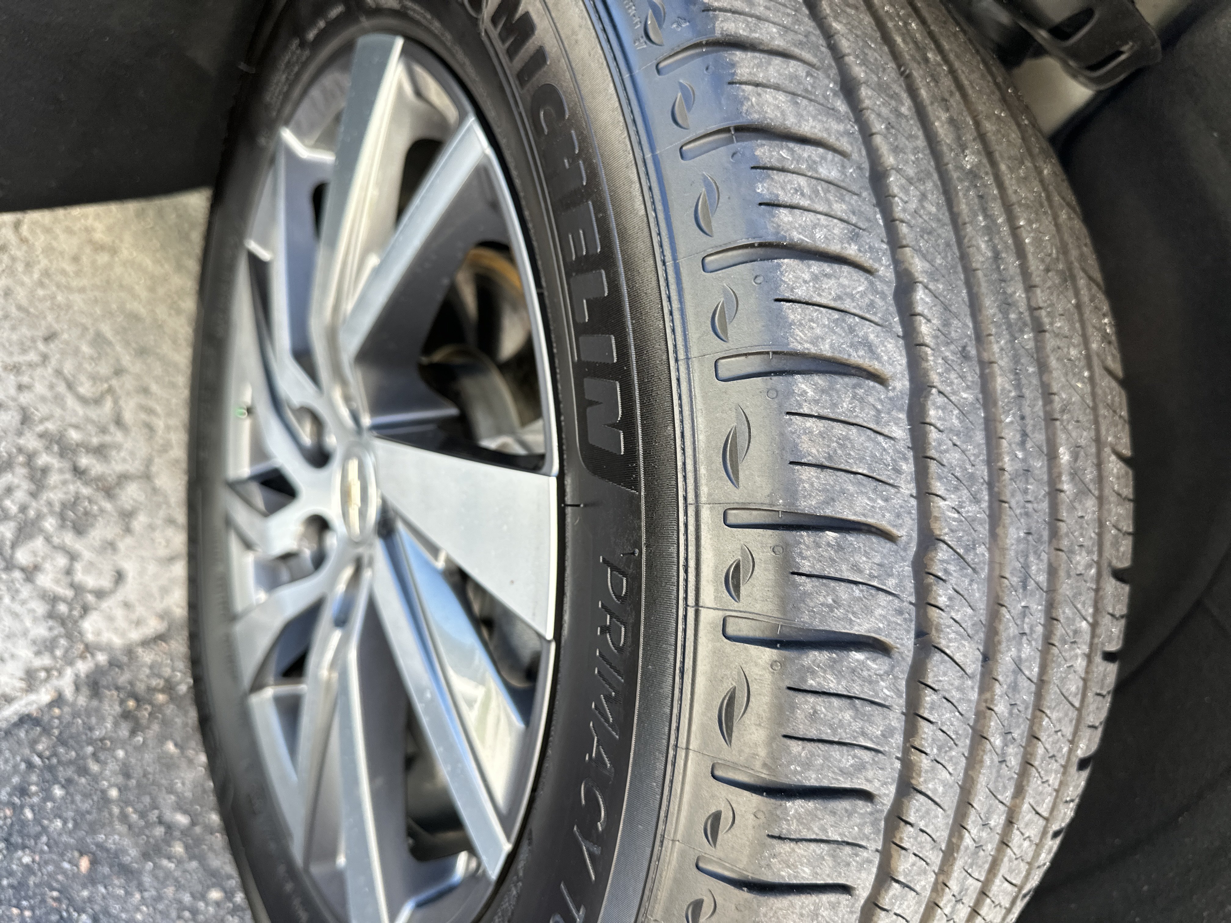 Used 2024 Chevrolet Equinox LT w/ LPO, Floor Liner Package FWD image 8