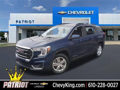 Certified 2022 GMC Terrain SLE w/ Driver Convenience Package image 1