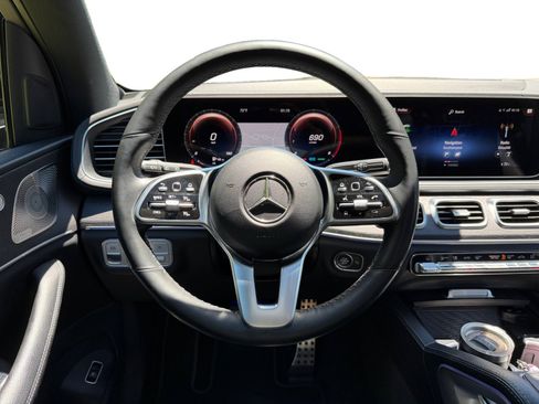 Used 2022 Mercedes-Benz GLS 450 4MATIC image 11