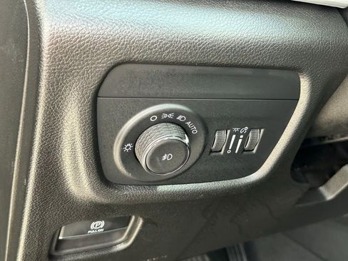 Used 2024 Jeep Grand Cherokee Limited w/ Black Appearance Package image 50