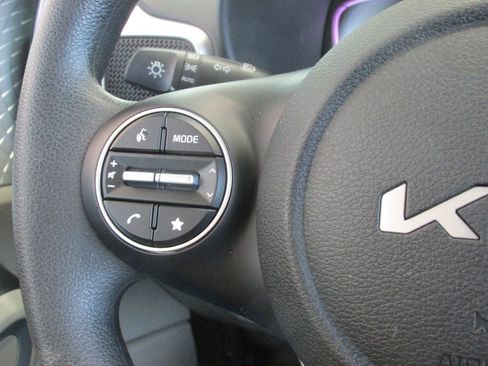 Used 2025 Kia Soul LX w/ LX Technology Package image 14