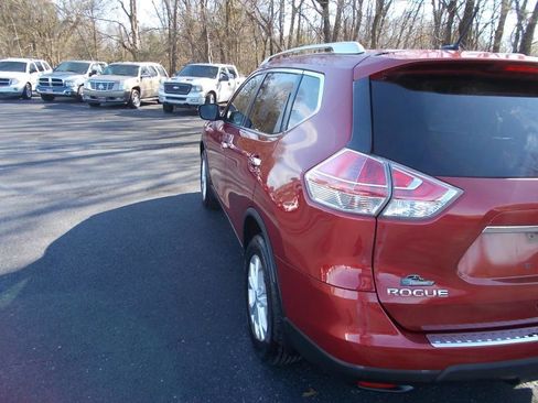 Used 2016 Nissan Rogue SV image 4