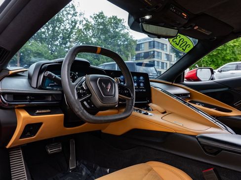 Used 2023 Chevrolet Corvette Stingray Premium Conv w/ Z51 Performance Package RWD image 19