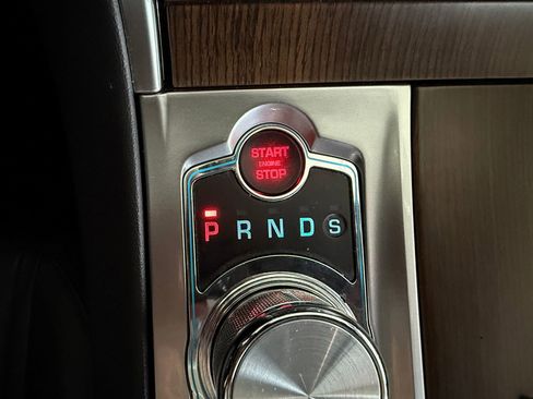 Used 2014 Jaguar XF RWD image 28