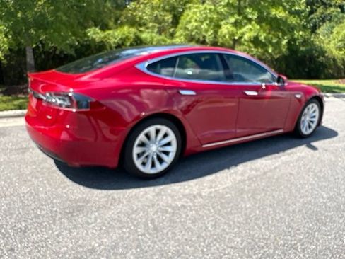 Used 2016 Tesla Model S AWD image 10