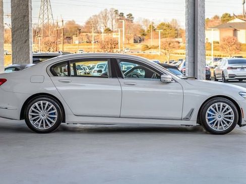 Used 2018 BMW 740i image 59