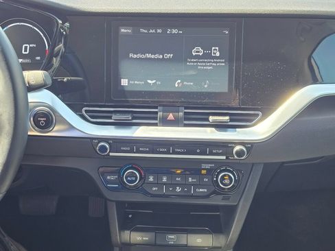 Certified 2022 Kia Niro EX FWD image 13