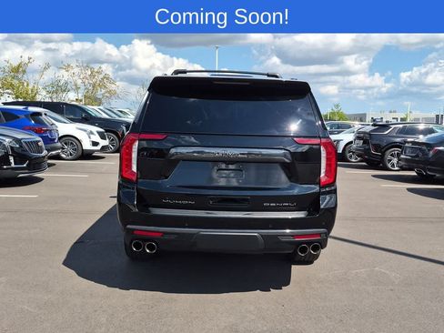 Used 2023 GMC Yukon XL Denali Ultimate AWD/4WD image 5