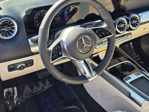 Used 2026 Mercedes-Benz GLB 250 4MATIC image 12