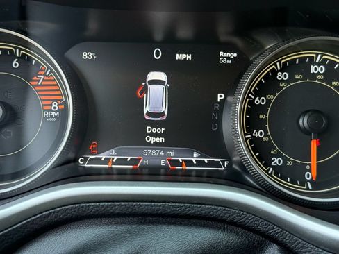 Used 2017 Jeep Cherokee Trailhawk w/ Cold Weather Group AWD/4WD image 21