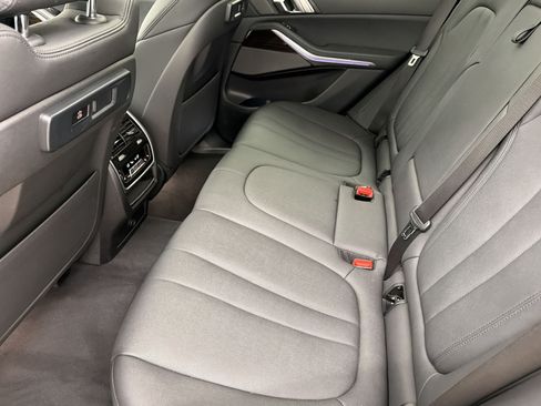 Used 2021 BMW X5 xDrive40i AWD/4WD image 23