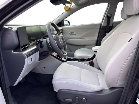 Certified 2025 Hyundai Kona SEL image 9