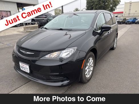 Certified 2023 Chrysler Voyager LX image 1