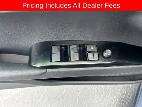 Used 2026 Toyota Camry SE w/ Convenience Package FWD image 4