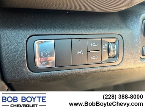 New 2025 Chevrolet Silverado EV LT image 10