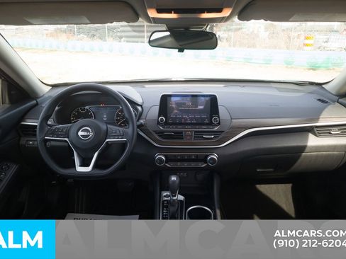 Used 2024 Nissan Altima 2.5 SV image 19