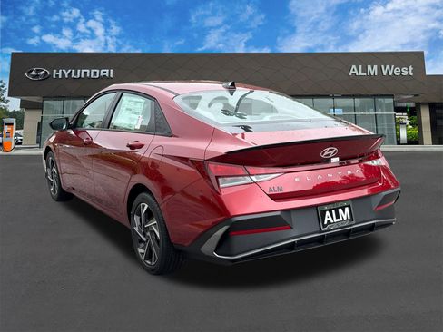 Certified 2025 Hyundai Elantra Sport image 7
