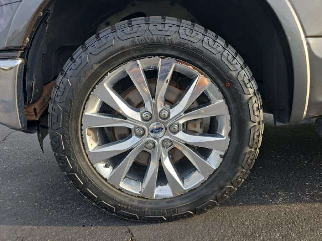 Used 2016 Ford F150 Lariat w/ Equipment Group 502A Luxury AWD/4WD image 9