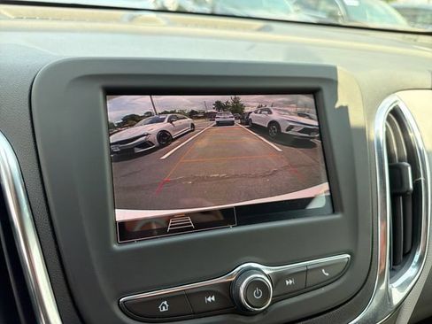 Certified 2024 Chevrolet Equinox LS FWD image 22
