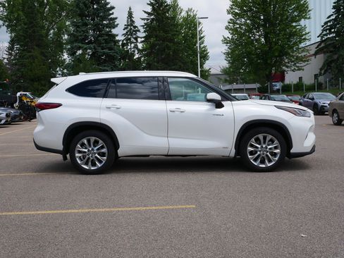 Used 2021 Toyota Highlander Limited AWD/4WD image 8