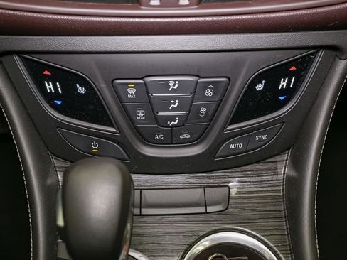 Used 2018 Buick Envision Essence image 30