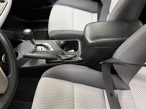 Used 2013 Toyota RAV4 XLE image 22