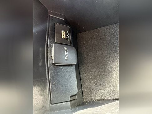 Used 2021 Toyota Corolla LE image 17