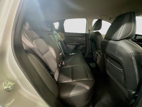 Used 2025 Nissan Murano SV FWD image 19