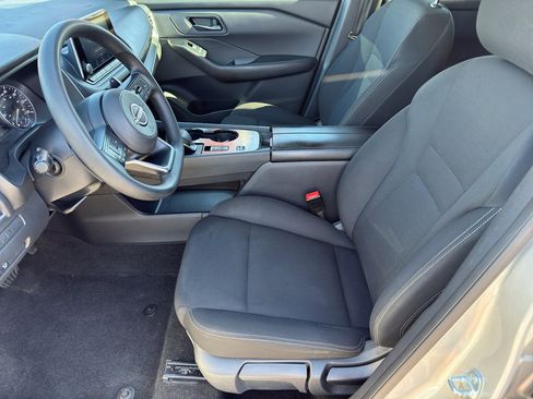 Used 2024 Nissan Rogue S image 11