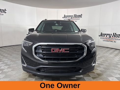 Used 2020 GMC Terrain SLE w/ Driver Convenience Package image 4