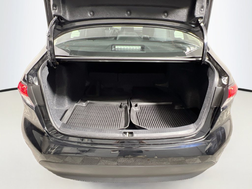 Used 2026 Toyota Corolla LE FWD image 31