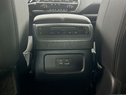 Used 2023 Nissan Pathfinder SV w/ SV Premium Package AWD/4WD image 27