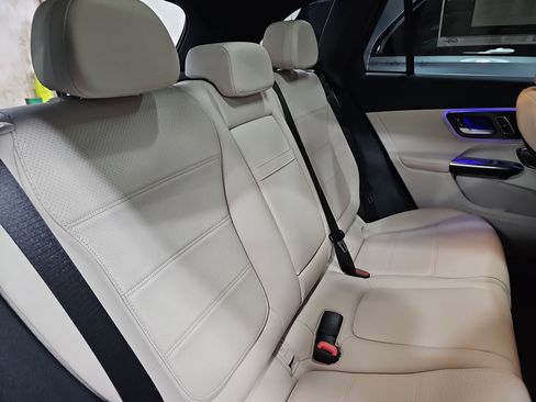 Used 2023 Mercedes-Benz GLC 300 image 13