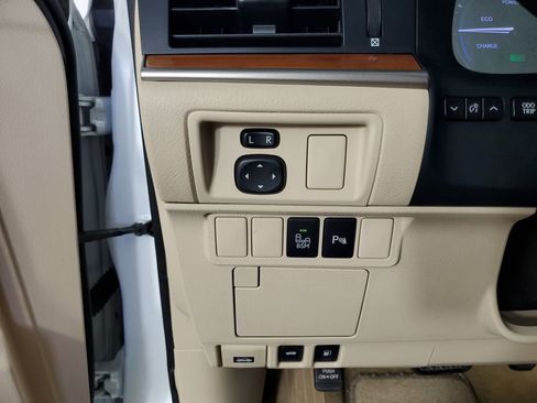 Used 2014 Lexus ES 300h image 26