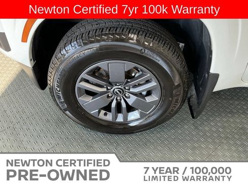 Used 2025 Nissan Frontier SV w/ SV Convenience Package RWD image 41