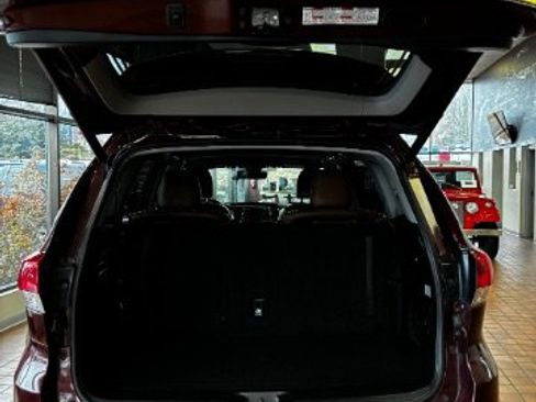 Used 2019 Toyota Highlander Limited FWD image 14