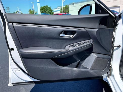 Used 2023 Nissan Sentra SV FWD image 25
